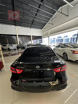 Nissan Maxima